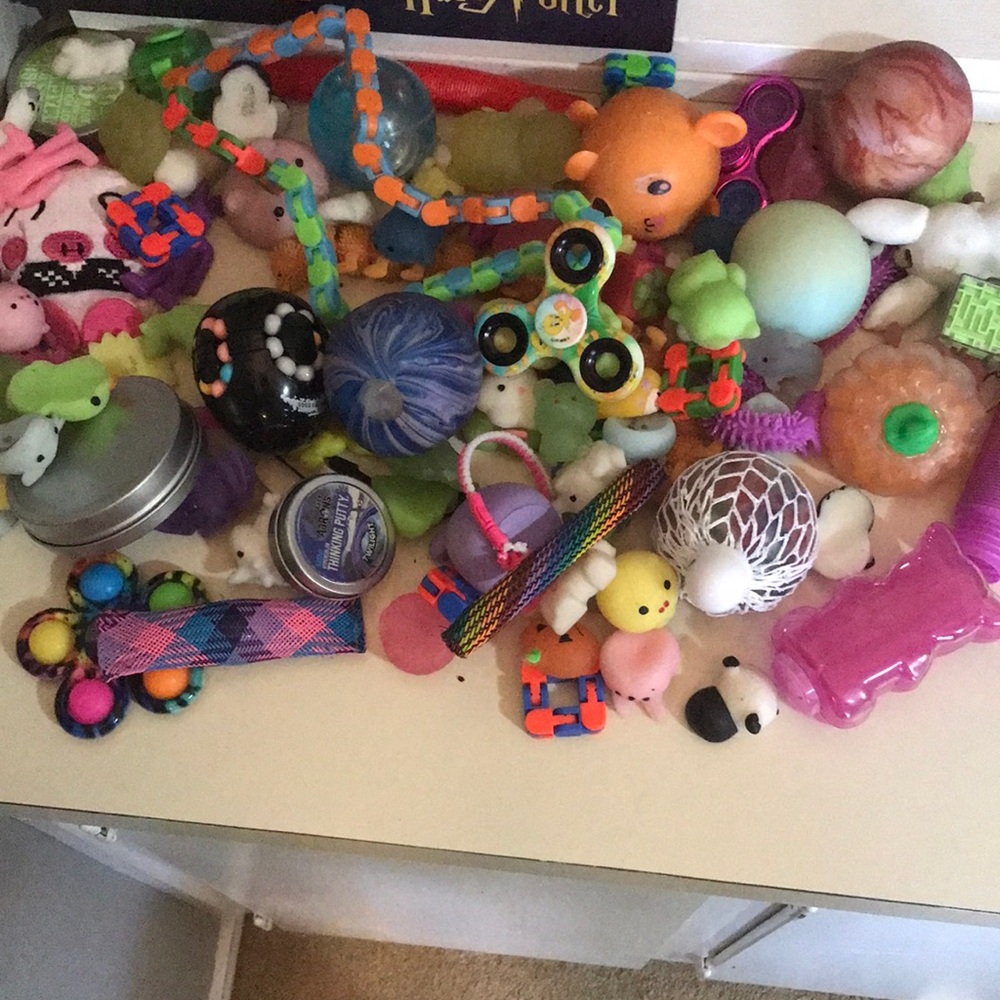 A bunch of fidgets / will be washed before shipped